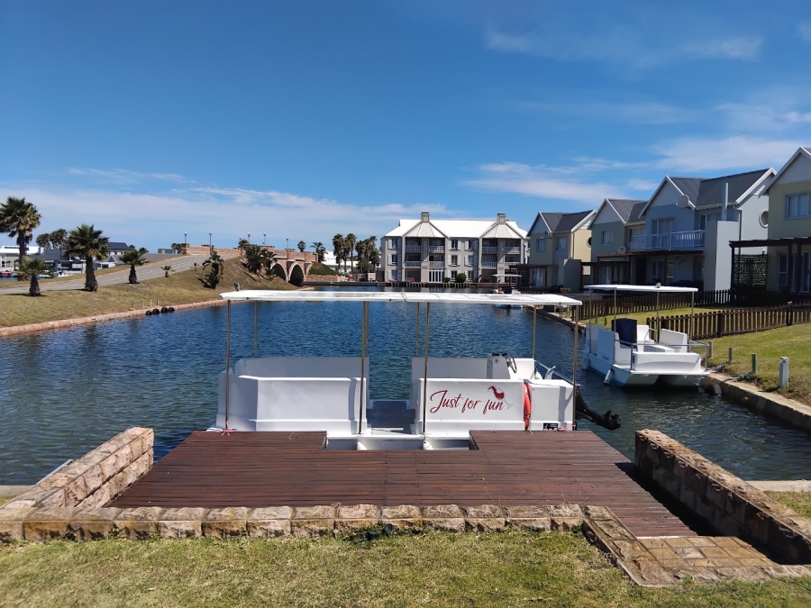 Commercial Property for Sale in Marina Martinique Eastern Cape